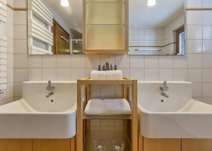 Chalet Les Jeunes - Swiss With Amazing Views 8pax *